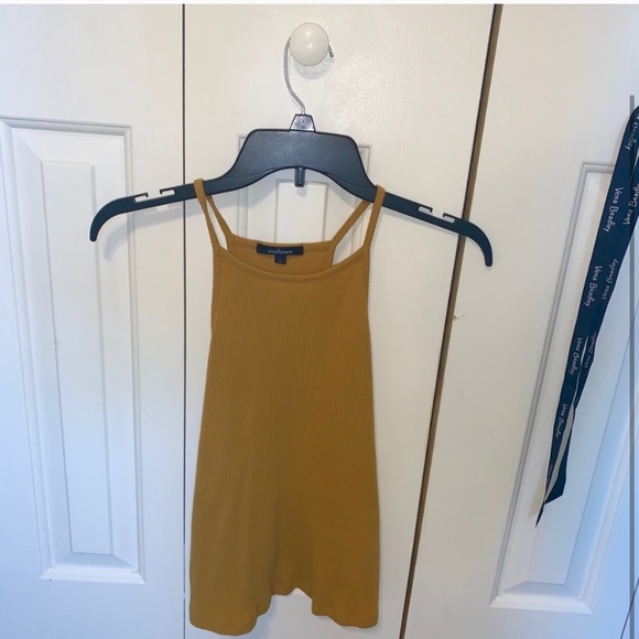 Halter top 👚 - Picture 2 of 2